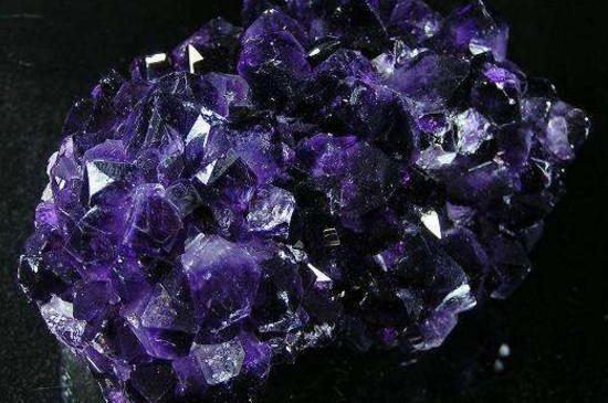 紫水晶原石价格 分析最新紫水晶价格行情 拍玉网